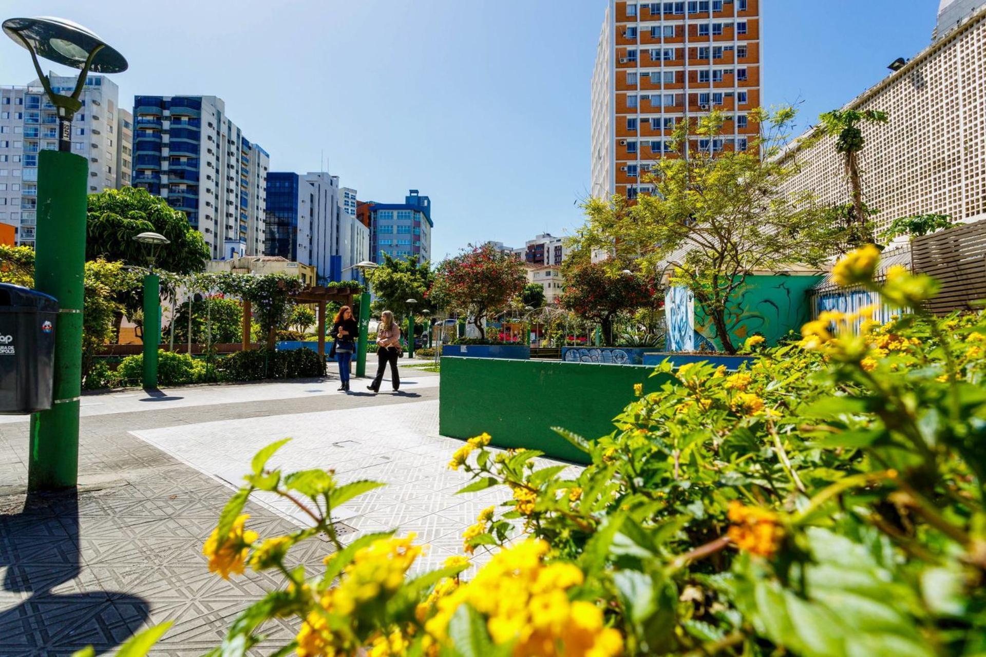 Apto confortável e bem localizado no Centro de Floripa P1254