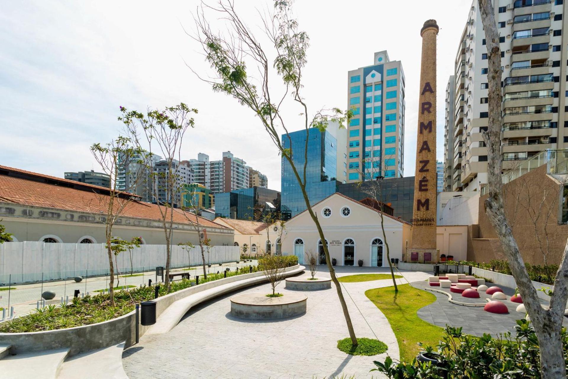 Apartamento Apto confortável e bem localizado no Centro de Floripa P1254 *
